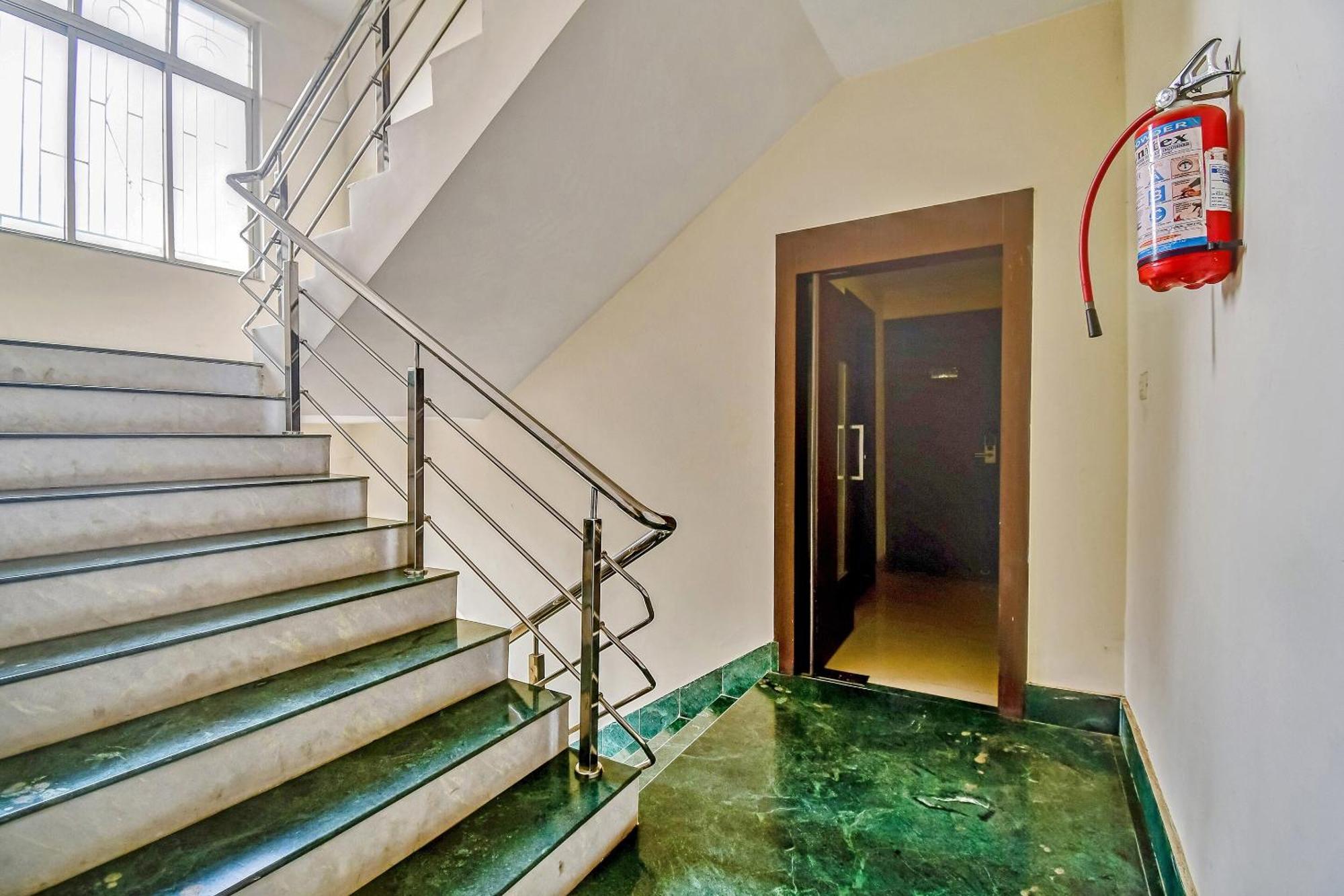 כלכותה Capital O Kabita Guest House Near Acropolis Mall מראה חיצוני תמונה