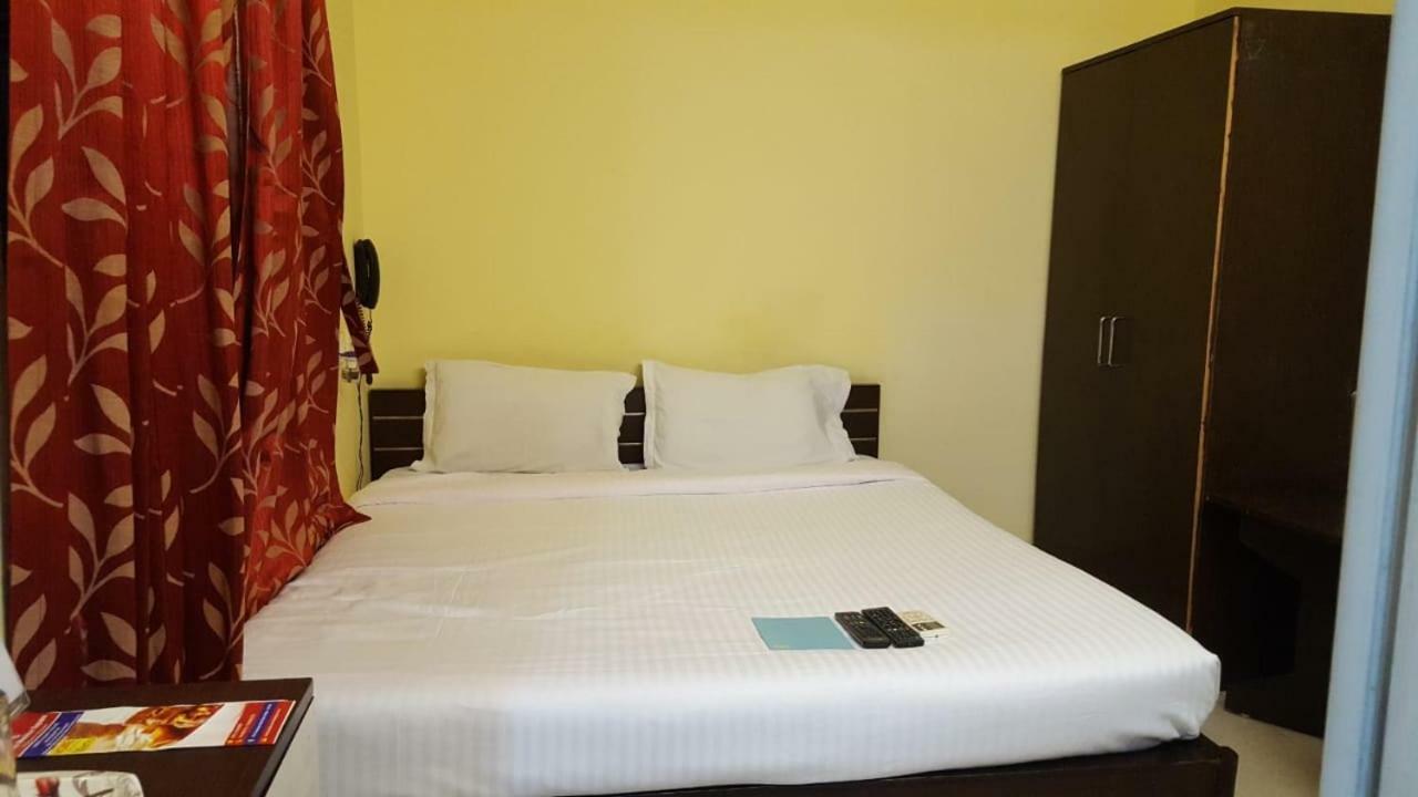 כלכותה Capital O Kabita Guest House Near Acropolis Mall מראה חיצוני תמונה